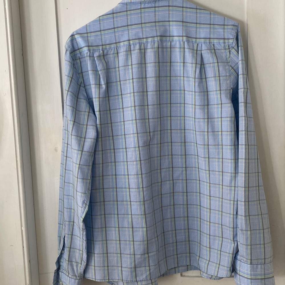 Van Heusen Never Tuck Men’s Med Runs Small Lt Blue Plaid Button Down Shirt - Picture 9 of 14